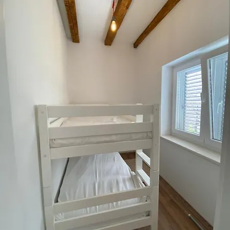 Sweet House Of Iz Vikendica Veli Iz